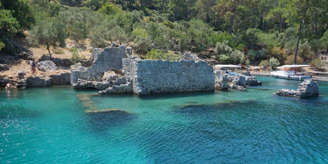 Cam gibi deniz, altın kum! Burası tam ailelere göre: Cennet koy sizi kucaklamayı bekliyor 8